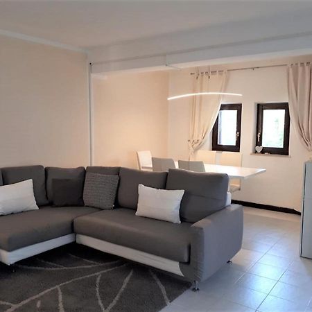 Apartmen Relax 200 M T Beach โรวีน ภายนอก รูปภาพ